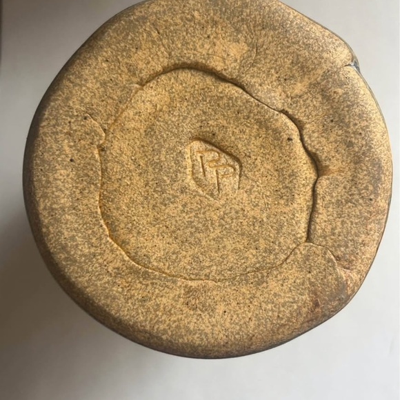 Vintage Studio Pottery gunny sack, signed - Picture 3 of 3